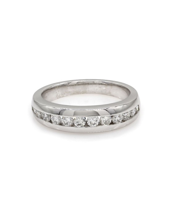 Single Row Diamond Ring in Platinum